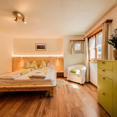 Chasa Curtins Apartman Valchava Kültér fotó