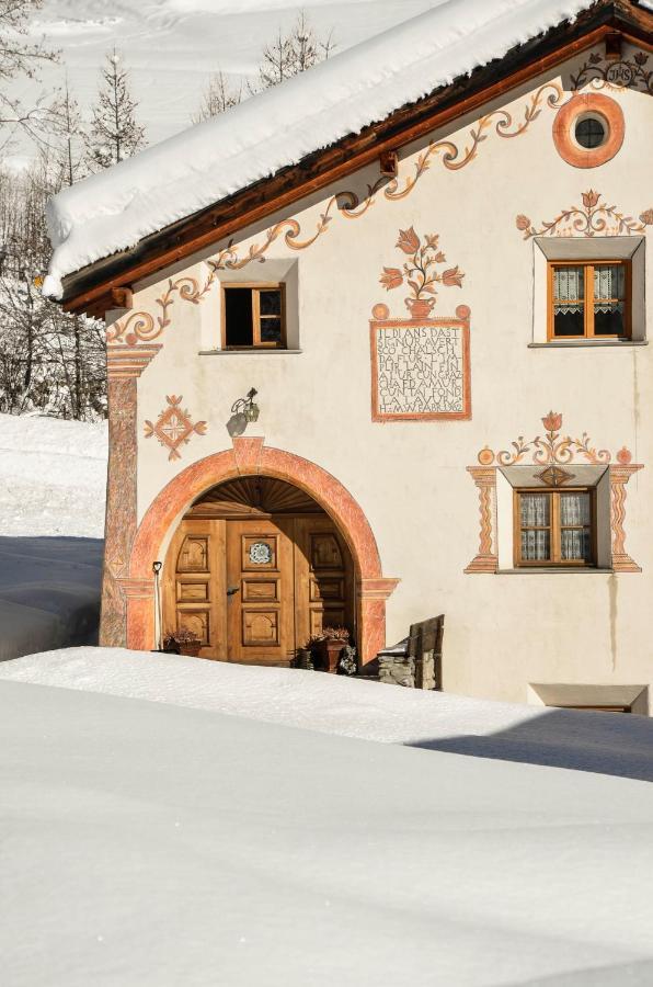 Chasa Curtins Apartman Valchava Kültér fotó