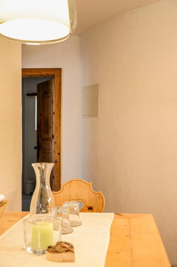 Chasa Curtins Apartman Valchava Kültér fotó